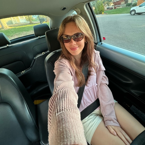 Meet your Posher, Lydia - Picture 1 of 1